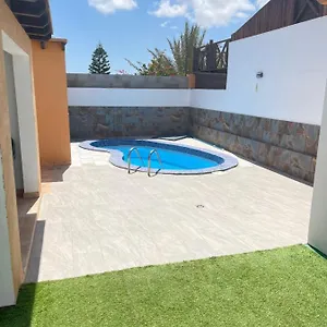 https://casa-aleri.in-canary-islands.com